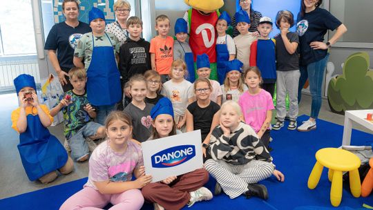 Dan Edu w akcji: Uczniowie ze Szkoły Podstawowej nr 1 odkrywają sekrety fabryki Danone. Dan Edu w akcji: Uczniowie ze Szkoły Podstawowej nr 1 odkrywają sekrety fabryki Danone.