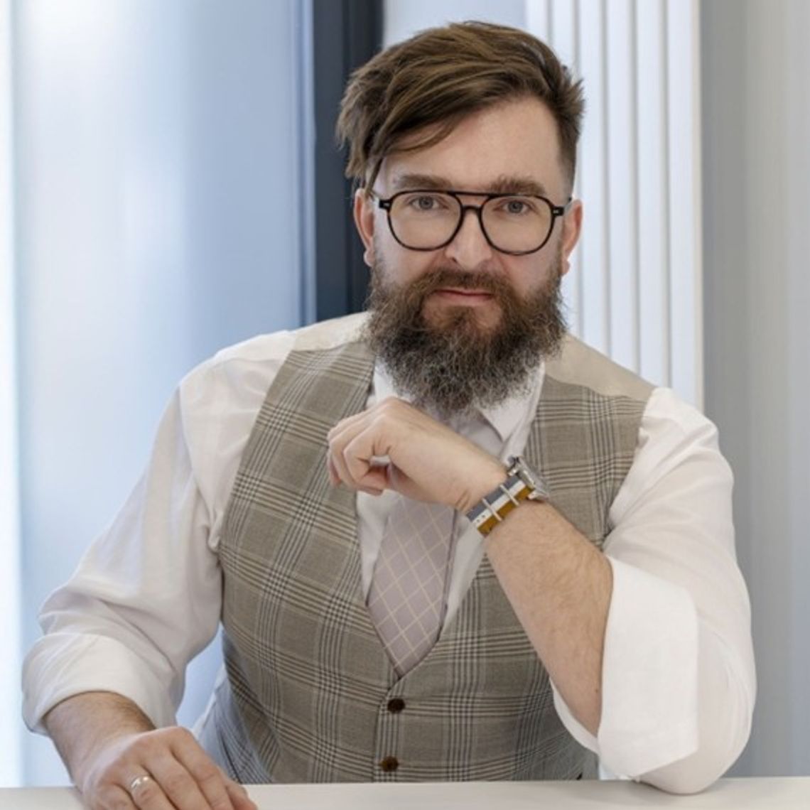 dr n. med. Marcin Milczarek, ortopeda - zabiegi pod usg, płynne protezy, hydrodyssekcja